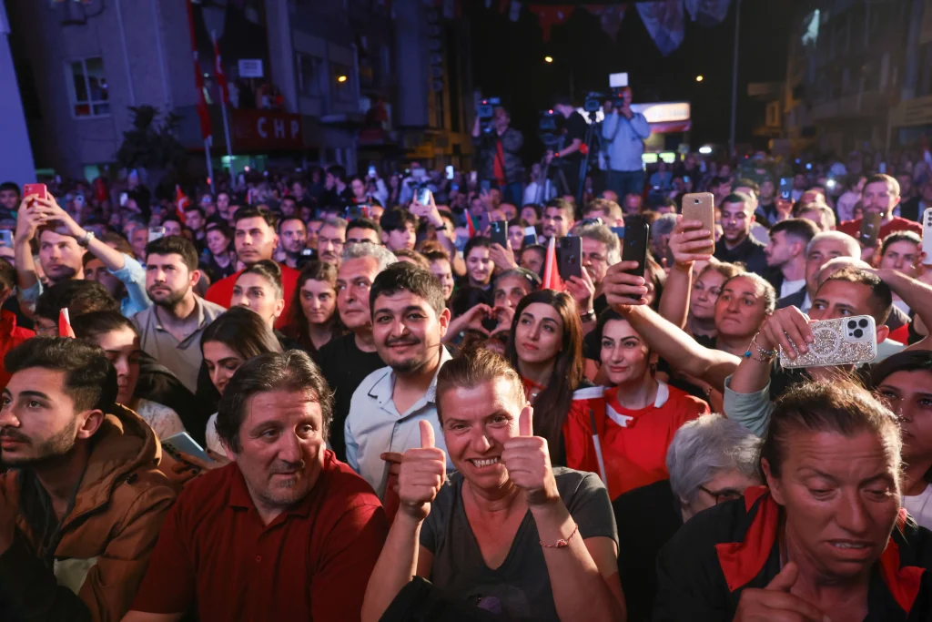 Başkan Böcek: “Hepinizin Başkanıyım” - Mega TV Baskan Muhittin Bocek kazandi 3 - Mega TV