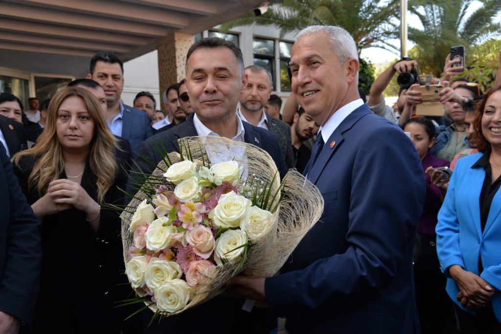 Devir teslim töreni, büyük coşkuyla gerçekleşti - Mega TV DSC 0883 - Mega TV