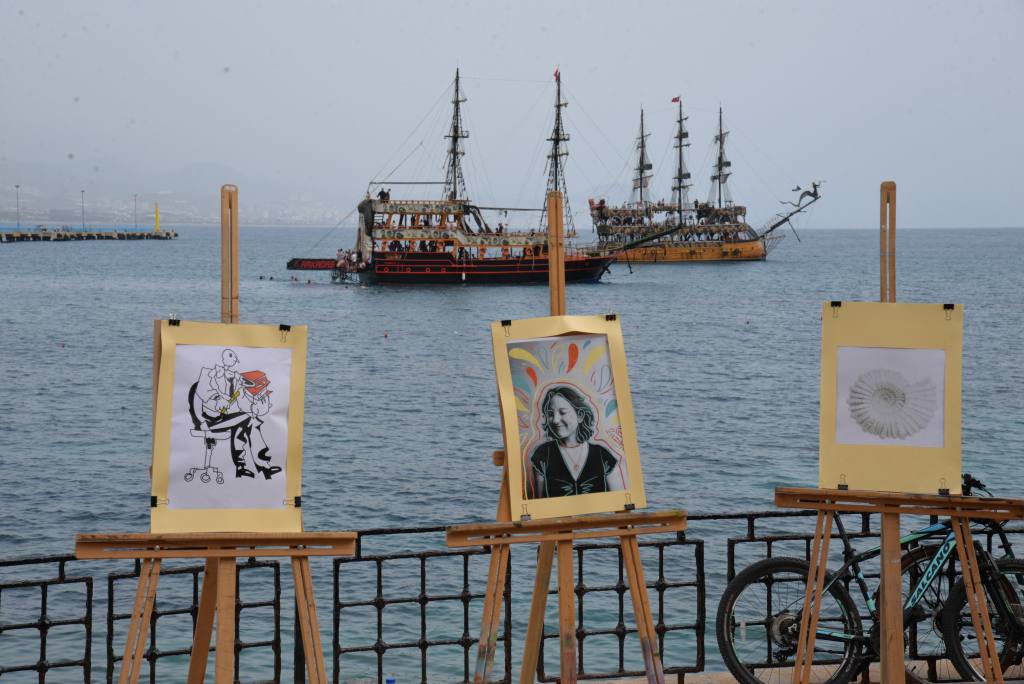 Alanya Üniversitesi İletişim ve Tasarım Festivali Kapanışında Renkli Anlar - Mega TV DSC 3518 1 - Mega TV