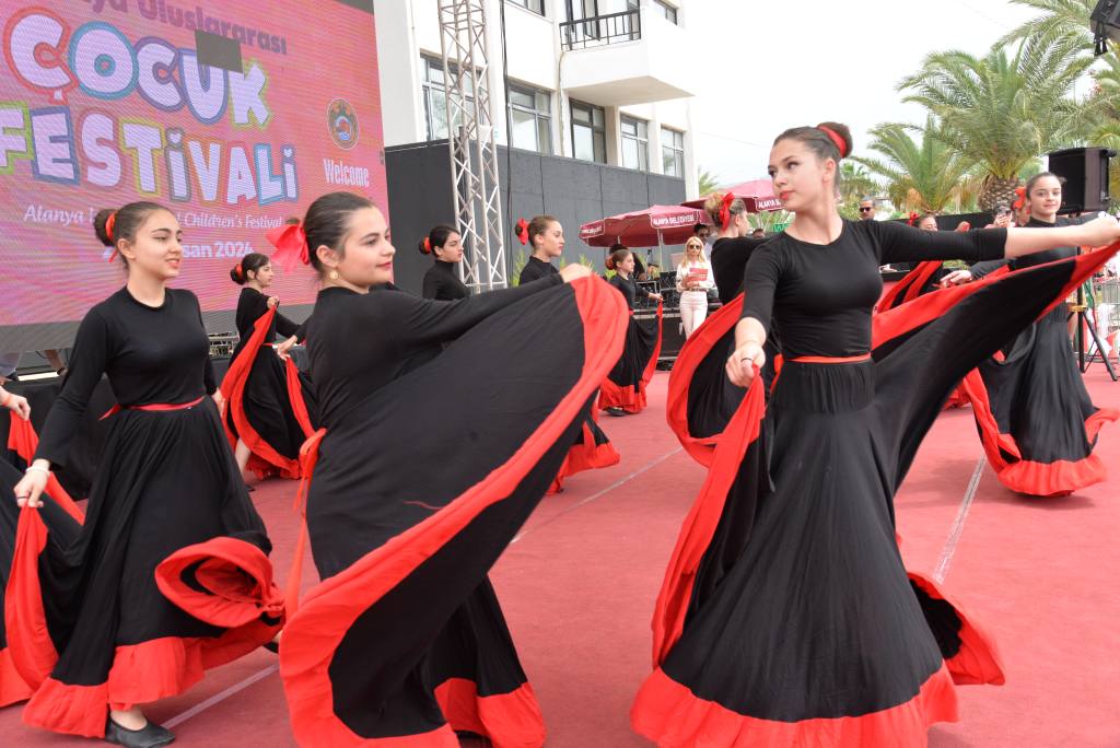 Alanya'da En Renkli Festival - Mega TV DSC 3544 - Mega TV