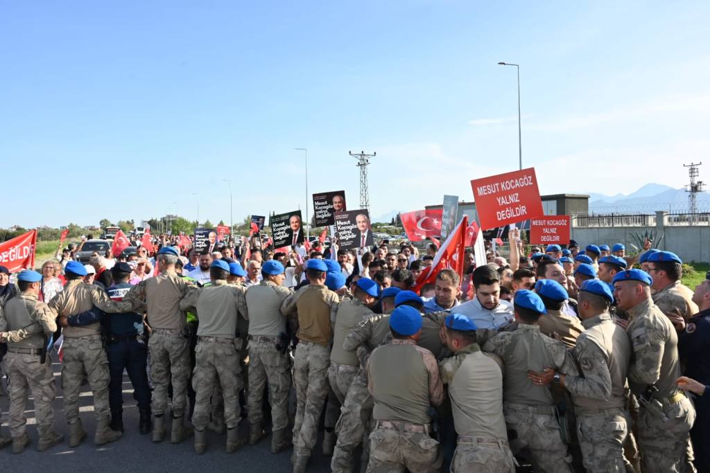 Kocagoz icin ADALET istemek bile yasak 6 - Mega TV