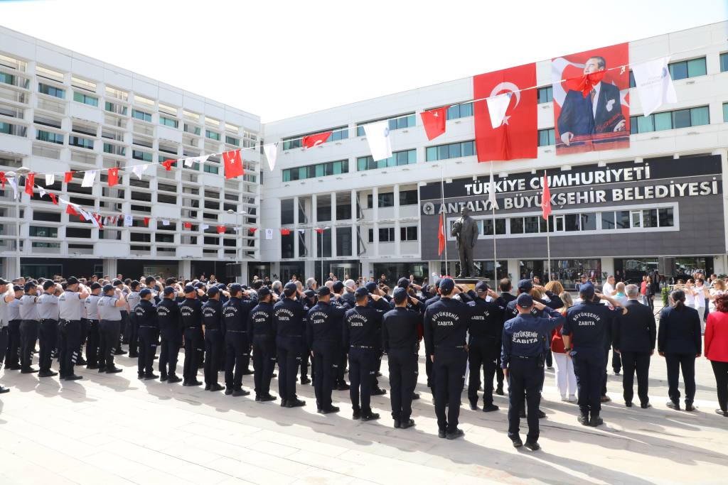 Muhittin Bocek Koltugunu Cocuk Baskana Devretti 13 - Mega TV