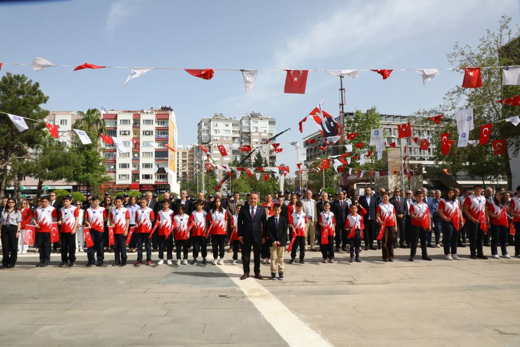 Muhittin Bocek Koltugunu Cocuk Baskana Devretti 20 - Mega TV