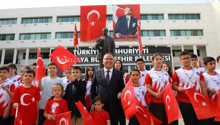 Başkan Böcek Koltuğunu, Çocuk Başkana Devretti