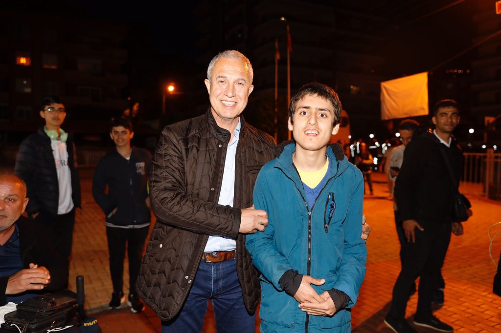 Özçelik, Vatandaşlarla İftarda Buluştu - Mega TV WhatsApp Gorsel 2024 04 06 saat 20.23.16 2fe66da2 - Mega TV
