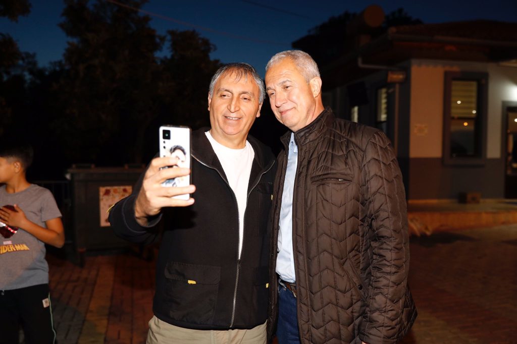 Özçelik, Vatandaşlarla İftarda Buluştu - Mega TV WhatsApp Gorsel 2024 04 06 saat 20.23.20 4df4e018 - Mega TV