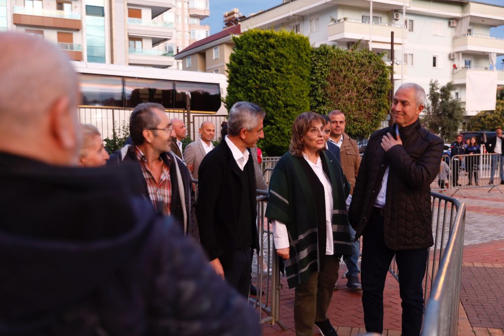 Özçelik, Vatandaşlarla İftarda Buluştu - Mega TV WhatsApp Gorsel 2024 04 06 saat 20.23.30 7df311fe - Mega TV