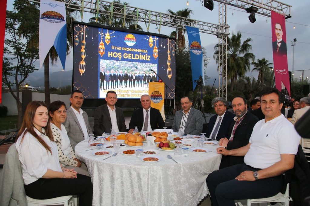 ALTSO’dan birleştiren iftar - Mega TV WhatsApp Image 2024 04 05 at 14.02.16 1 - Mega TV