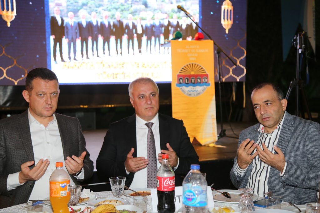 ALTSO’dan birleştiren iftar - Mega TV WhatsApp Image 2024 04 05 at 14.02.17 - Mega TV