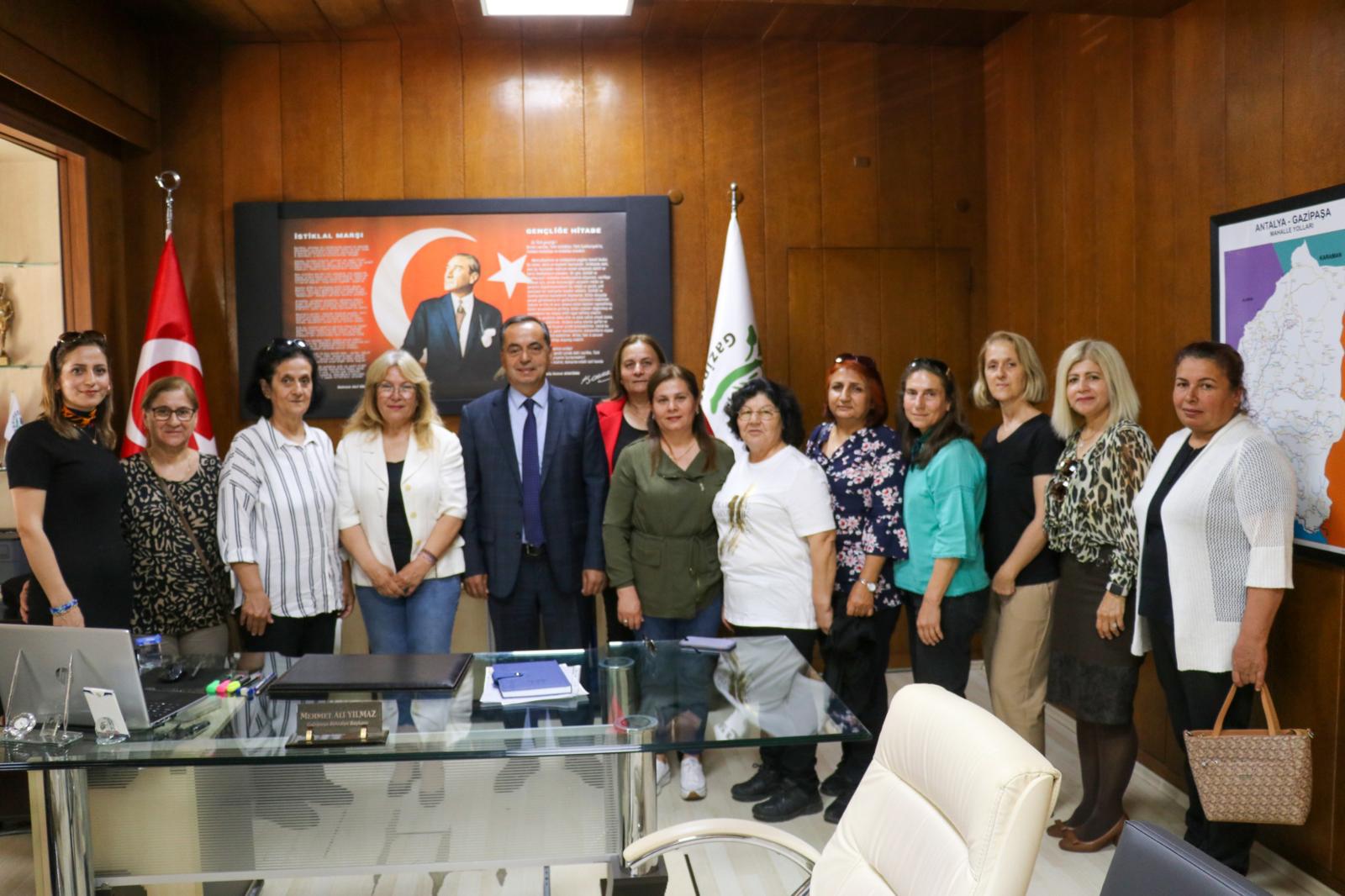 Başkan Yılmaz'a Tebrik Ziyaretleri Sürüyor - Mega TV WhatsApp Image 2024-04-17 at 16.12.33