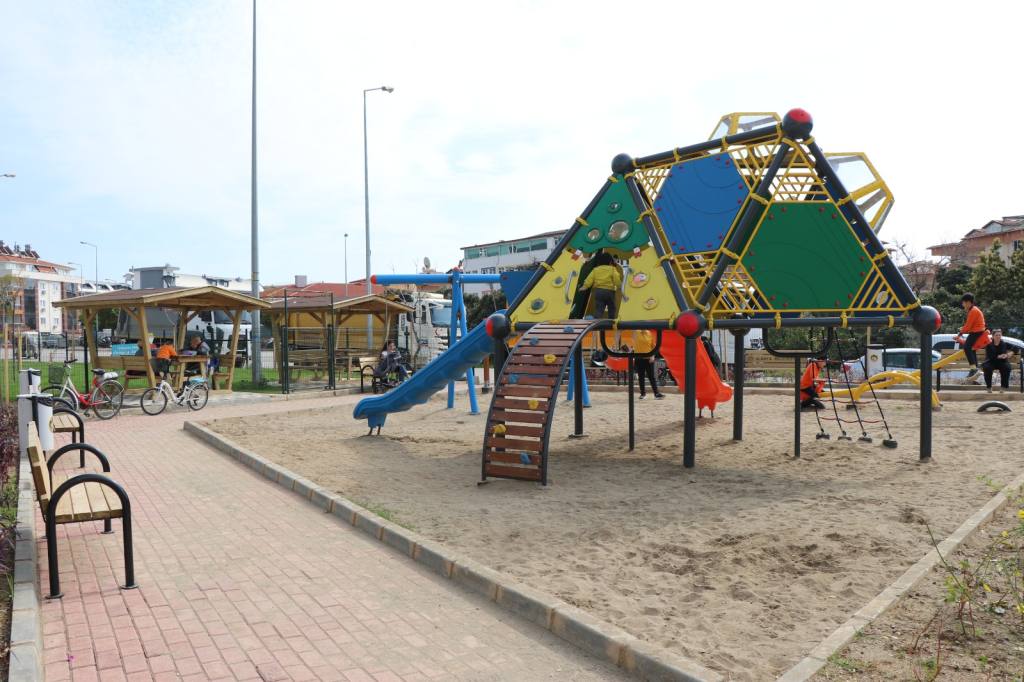Alanya Belediyesi'nden Oba Mahallesi'ne Yeni Bir Park Daha - Mega TV WhatsApp Image 2024 04 19 at 09.35.13 1 - Mega TV