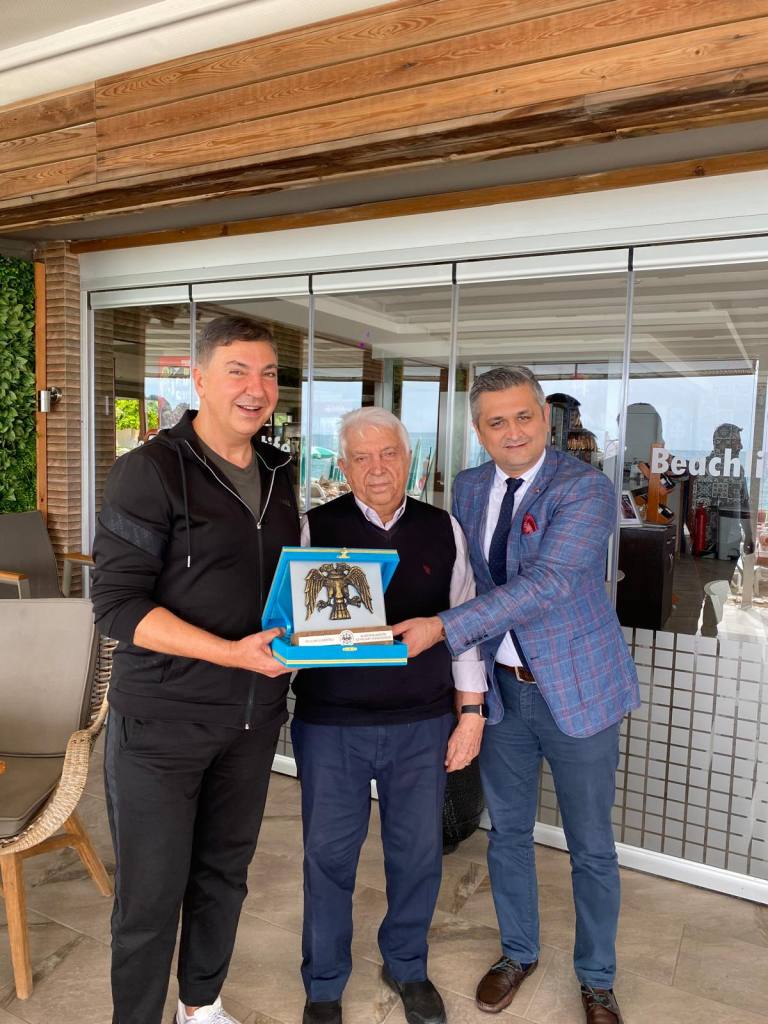 Profesör Doktor Erhan Cengiz'den Rafet Kayış'a Anlamlı Ziyaret - Mega TV WhatsApp Image 2024 04 22 at 15.39.02 - Mega TV