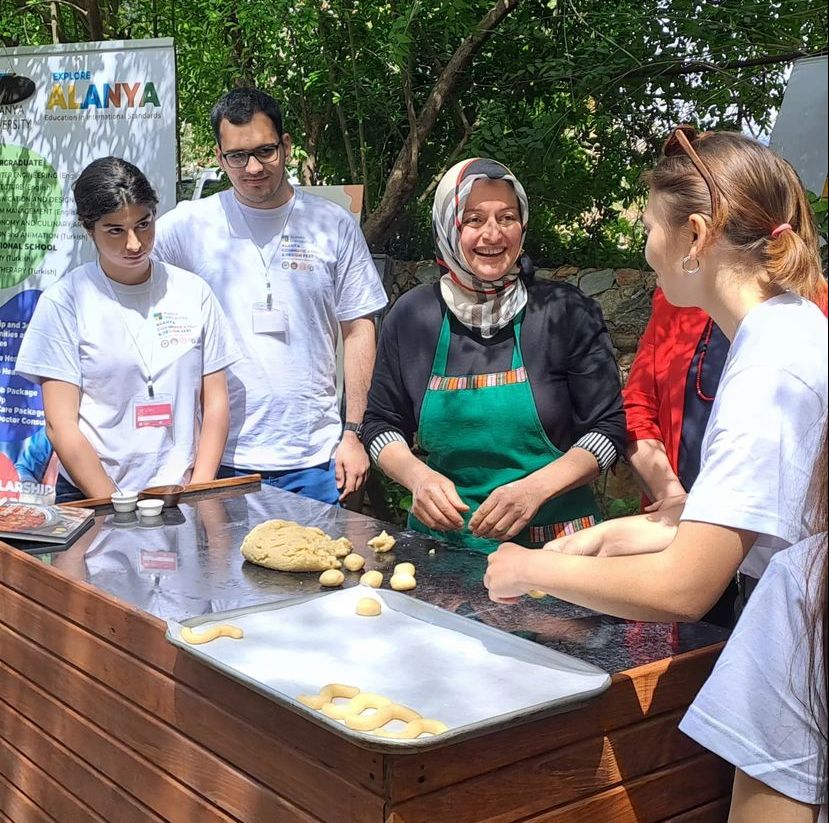 Saygı, İletişim Haftasında Alanya Lezzetini Tanıttı - Mega TV WhatsApp Image 2024 04 22 at 15.45.38 - Mega TV