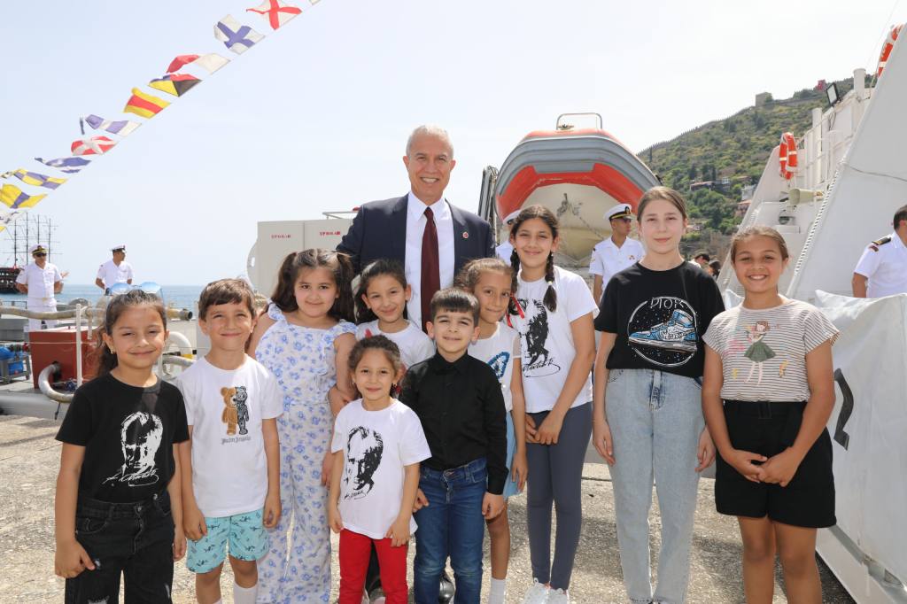 Alanya Protokolü, TGC Göksu Fırkateynini Ziyaret Etti - Mega TV WhatsApp Image 2024 04 23 at 16.21.10 - Mega TV