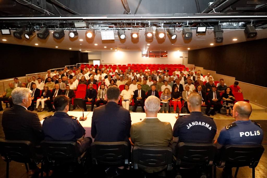 Başkan Özçelik, Kurum Amirleri Ve Muhtarlar İle Bir Araya Geldi - Mega TV WhatsApp Image 2024 04 25 at 16.48.49 1 - Mega TV