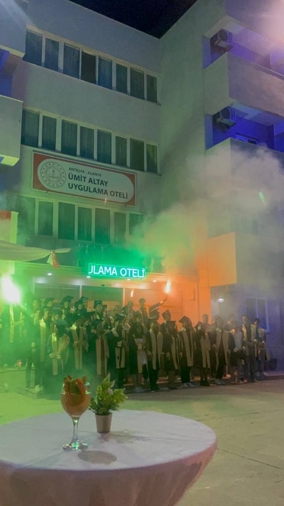 Alanya Ümit Altay Uygulama Oteli'nde Mezuniyet Töreni Coşkusu - Mega TV WhatsApp Image 2024 04 26 at 13.24.40 2 - Mega TV