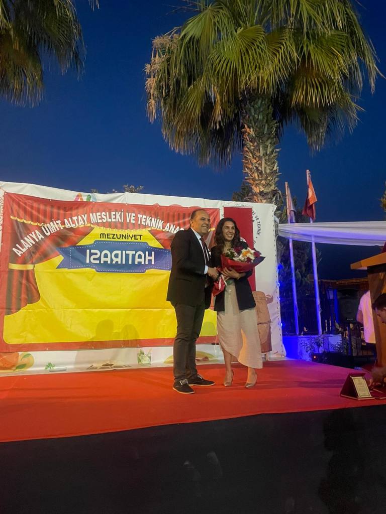 Alanya Ümit Altay Uygulama Oteli'nde Mezuniyet Töreni Coşkusu - Mega TV WhatsApp Image 2024 04 26 at 13.24.40 3 - Mega TV