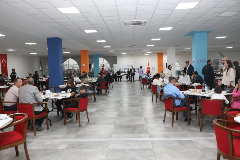 ALKÜ, iftar yemeğinde buluştu - Mega TV idari personel 2 2 - Mega TV