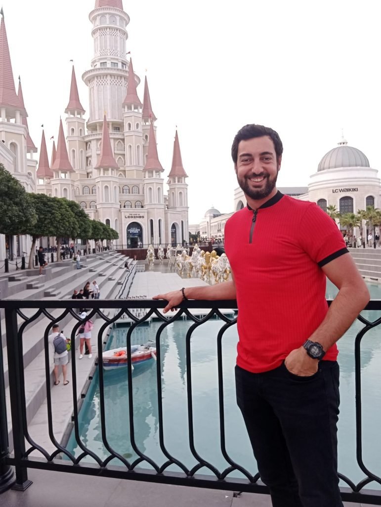 safak ozaydin - Mega TV