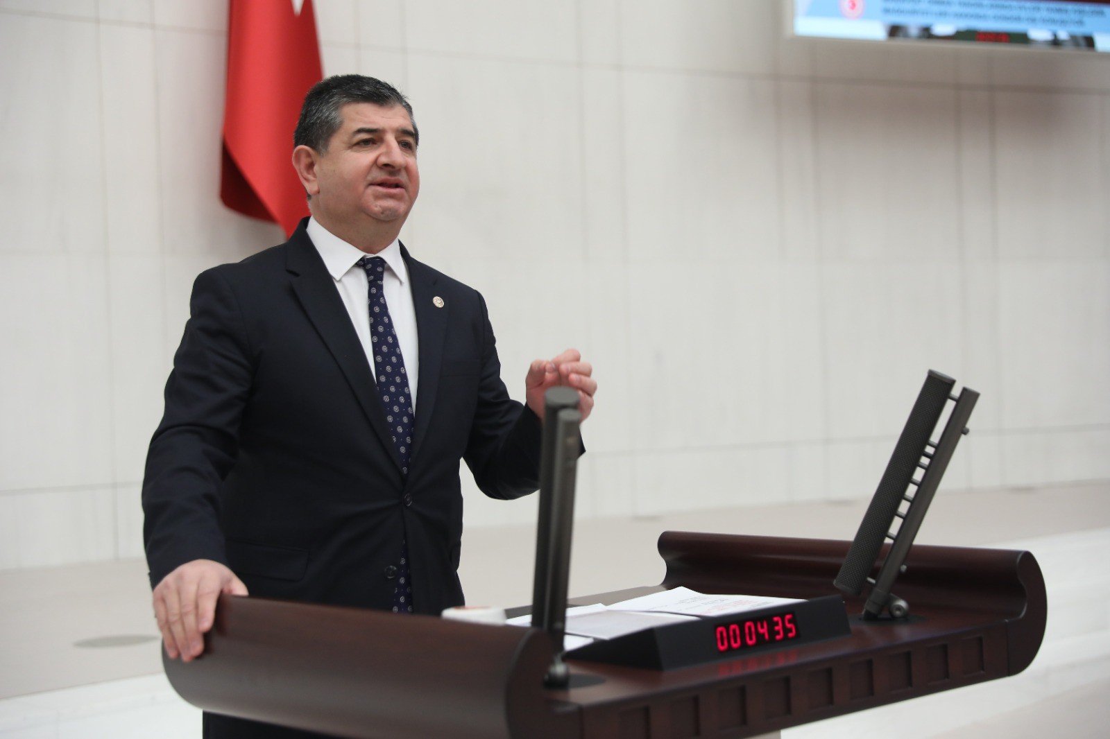 Cavit Arı’dan Esnaf Haklarını Savunma