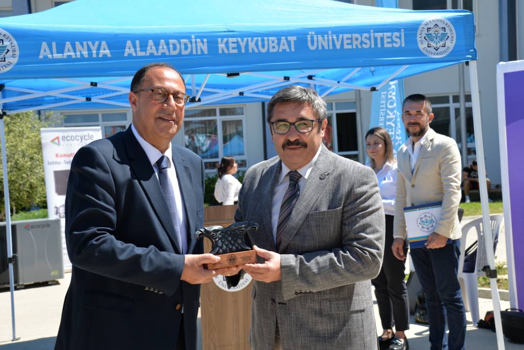 ALTSO Meslek Yüksekokulu Sektör - Öğrenci Buluşması Gerçekleşti - Mega TV DSC 5533 - Mega TV