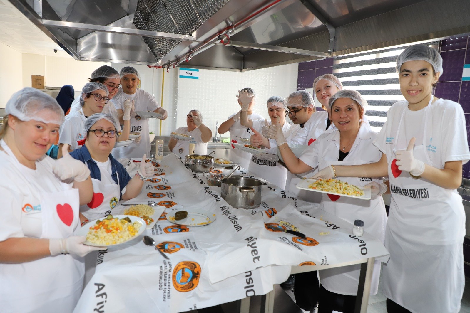 Özel Aşçılar Mutfağa Girdi - Mega TV WhatsApp Image 2024-05-01 at 14.06.51 (5)