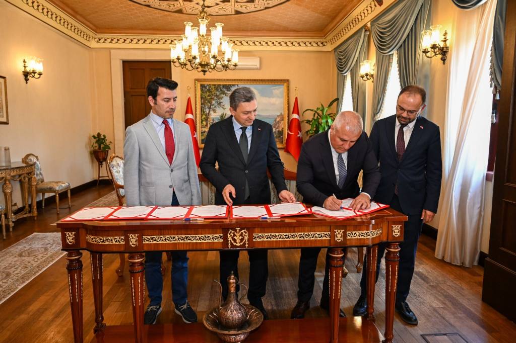 ALTSO'dan Alanya Eğitim ve Araaştırma Hastanesi'ne Yoğun Bakım Ünitesi - Mega TV WhatsApp Image 2024 05 07 at 16.20.23 1 - Mega TV