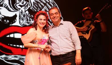 Gazipaşa’da 19 Mayıs Ceylan Ertem konseri eşliğinde coşkuyla kutlandı