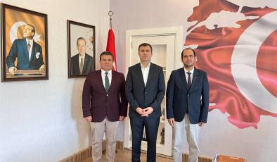 Profesörden Kaymakam Altun’a ziyaret