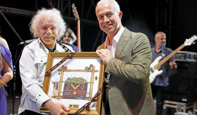 22. Alanya uluslararası kültür sanat ve turizm festivali yeni türkü konseriyle sona erdi