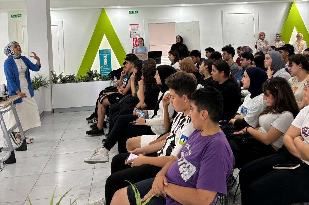 Öğrencilere yönelik 'sınav kaygısı' semineri düzenlendi - Mega TV WhatsApp Image 2024 05 29 at 11.38.53 - Mega TV
