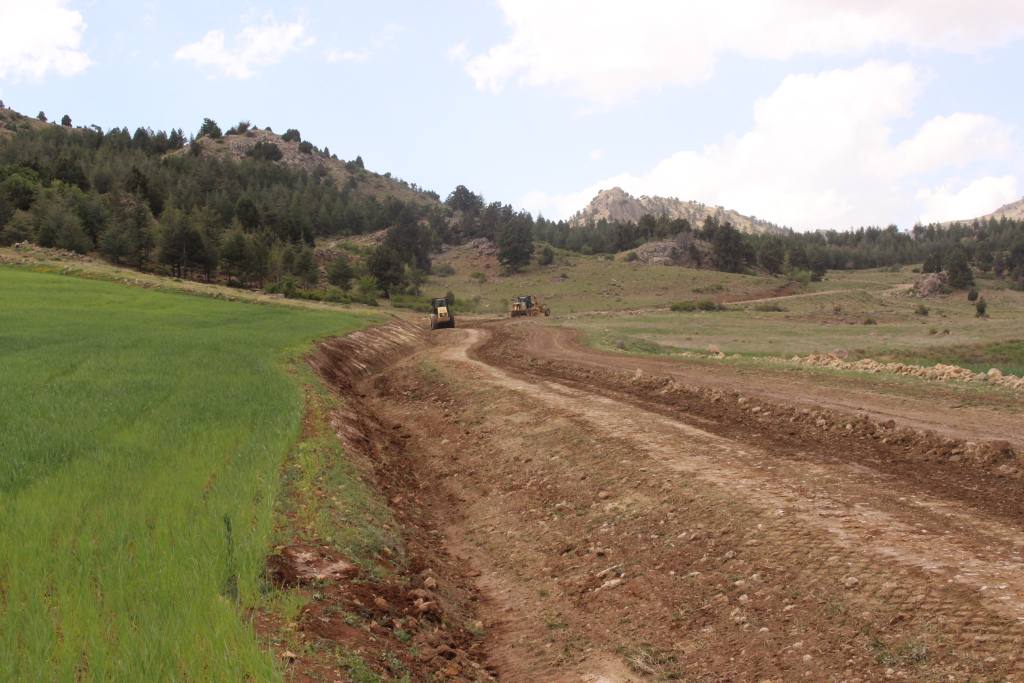 elmali yuva yayla yolu calismasi 4 min 1 - Mega TV