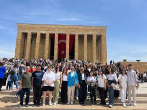 Antalya Belediyesinden Anıtkabir'e Ziyaret - Mega TV gencler anitkabir ziyaret 3 - Mega TV