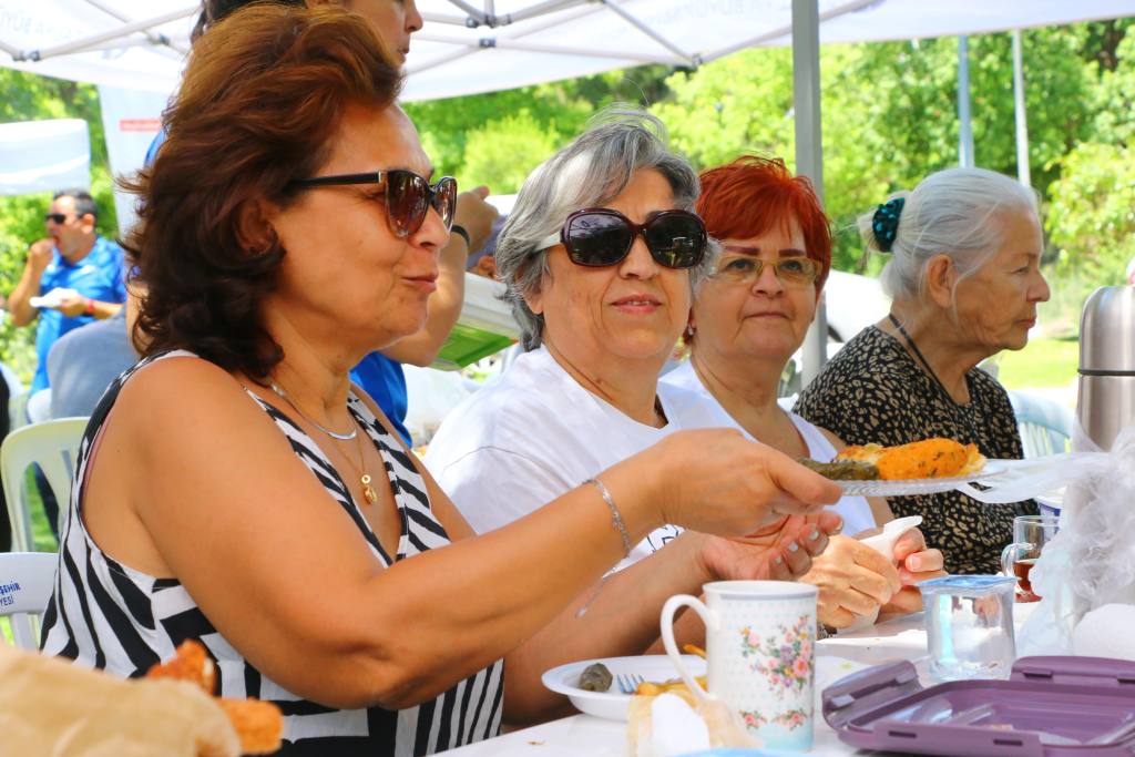 Parkinson Hastalarina Moral Piknigi 14 min - Mega TV