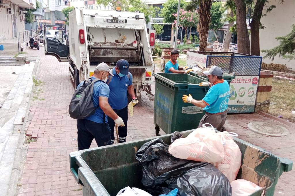 Alanya Belediyesi bayram boyunca 5 bin 239 ton atık topladı - Mega TV WhatsApp Image 2024 06 25 at 12.03.26 - Mega TV