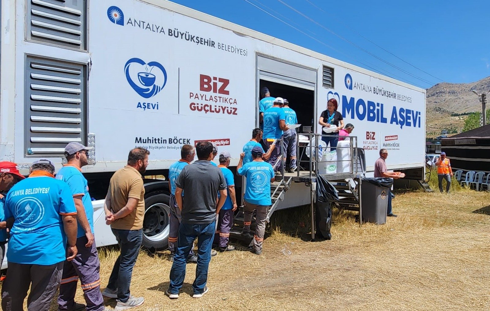 Mobil Aşevi 3500 kişiye hizmet verdi.
