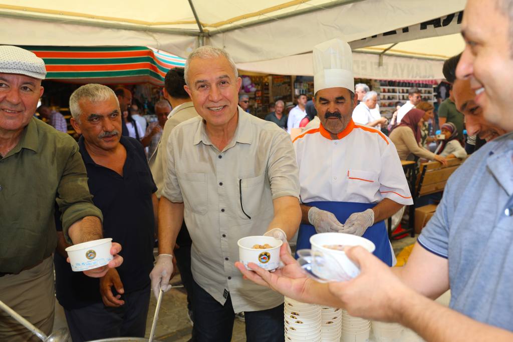 Alanya Belediyesi'nden aşure ikramı - Mega TV 8 - Mega TV