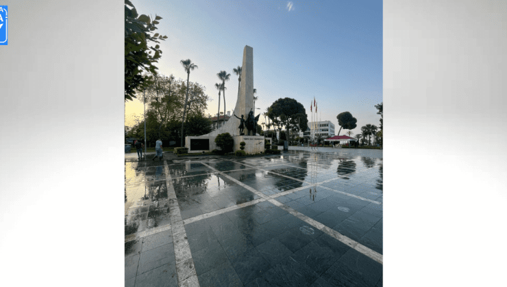 Atatürk Anıtı ve meydan temizlendi