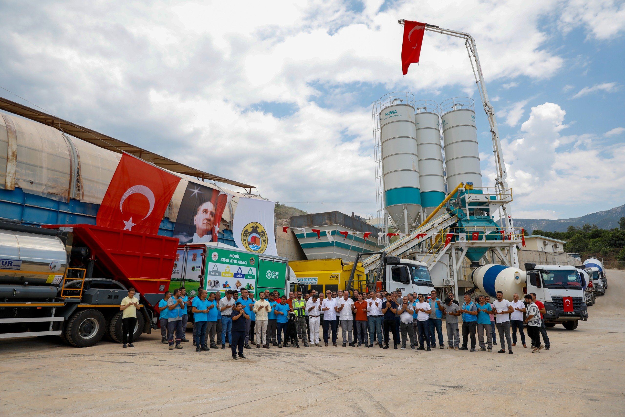 Alanya Belediyesi Yeni Beton Tesisi ve Araçları Hizmete Başladı