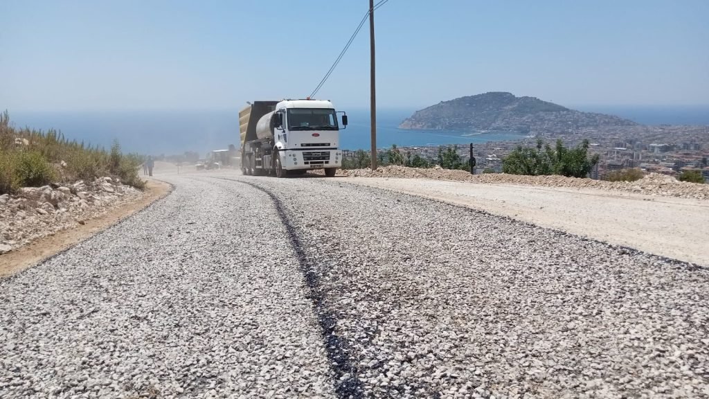Alanya Belediyesi'nden asfalt çalışması - Mega TV WhatsApp Image 2024 08 01 at 15.23.38 - Mega TV