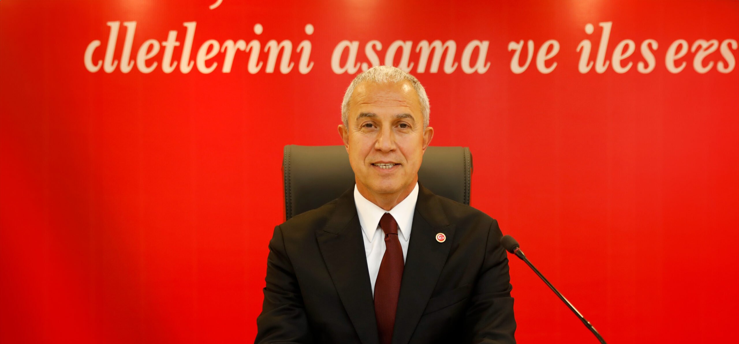 Özçelik’ten Zafer Bayramı Mesaj