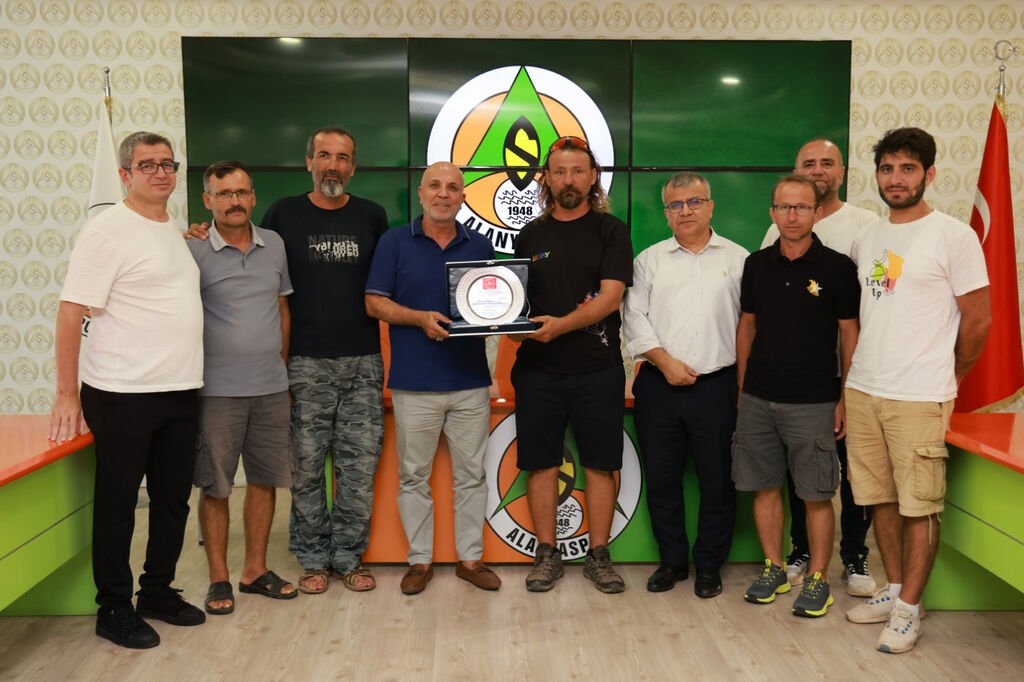 hasan c ziyaret 1 - Mega TV