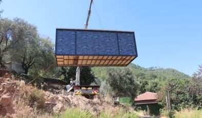 Alanya’da yaşlı kadına konteyner ev yapıldı
