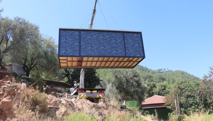 Alanya’da yaşlı kadına konteyner ev yapıldı