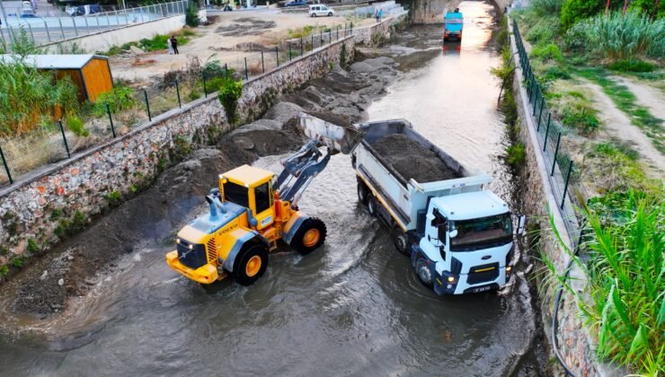 ALANYA BELEDİYESİ’NDEN DERE YATAKLARINDA TEMİZLİK