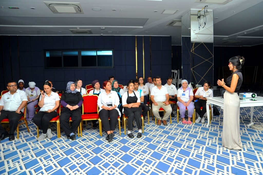 Alanya'nın Turizm Tesislerine Atık Yönetiminde Sıfır Hedefi - Mega TV WhatsApp Image 2024 09 24 at 13.56.45 1 - Mega TV
