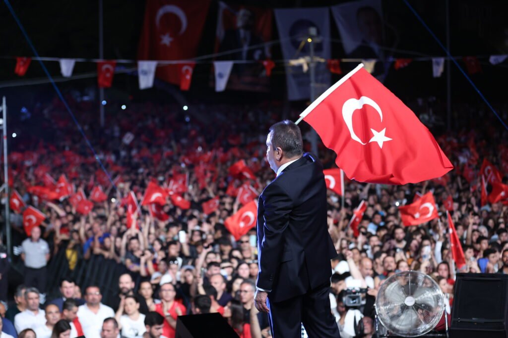 Buyuksehir Belediyesinden Cumhuriyet Bayrami konseri 1 - Mega TV