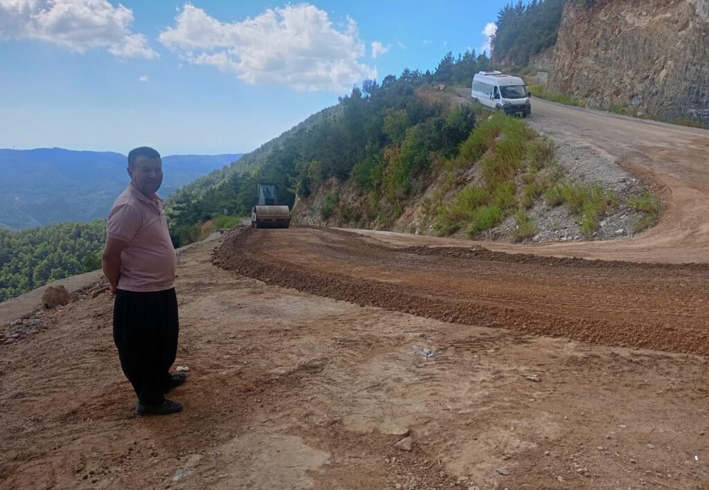 Kırsal mahalle yolları kışa hazırlanıyor - Mega TV WhatsApp Image 2024 10 08 at 12.48.23 1 - Mega TV