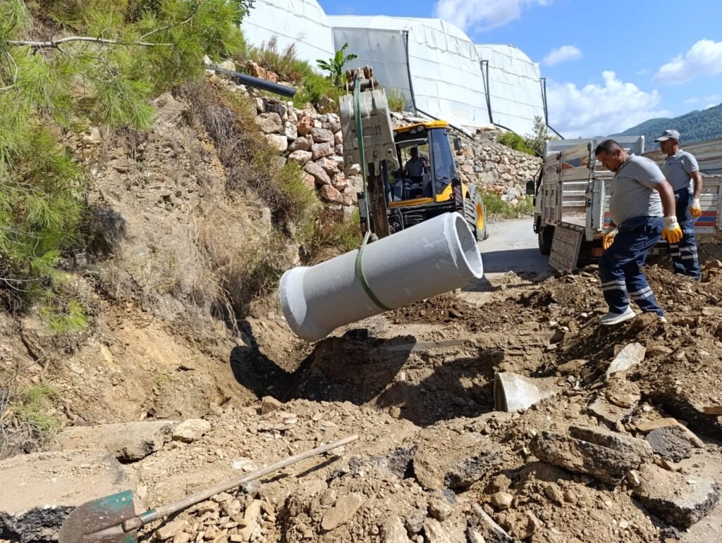 Kırsal mahalle yolları kışa hazırlanıyor - Mega TV WhatsApp Image 2024 10 08 at 12.48.23 2 - Mega TV