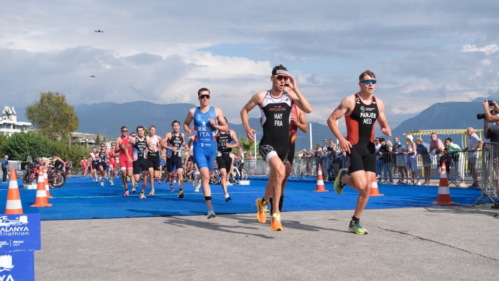 Halk Triatlonu 33. Alanya Uluslararası Triatlon Yarışmasıyla geri dönüyor - Mega TV WhatsApp Image 2024 10 22 at 09.48.11 3 - Mega TV